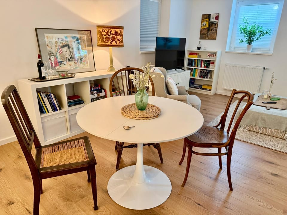 Dining area, kitchen