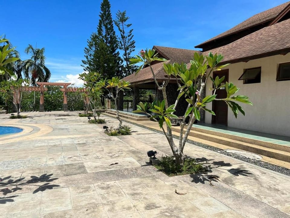 2-Storey with 4BR Villa in a High-End Subdivision Apartment in Davao City