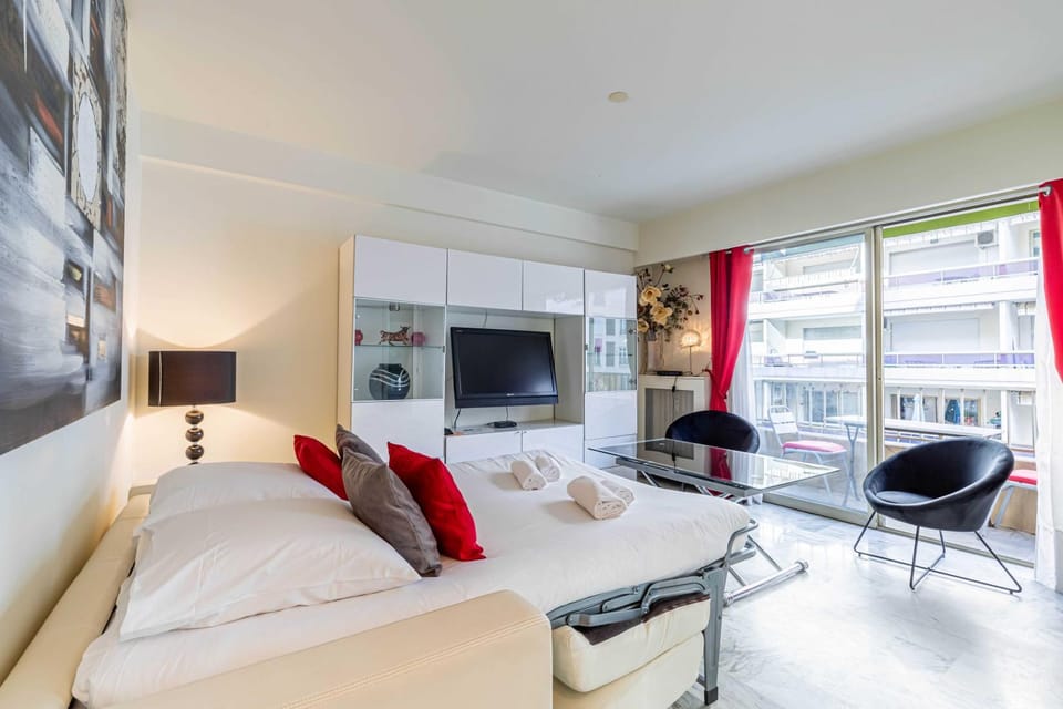 TV and multimedia, Bedroom