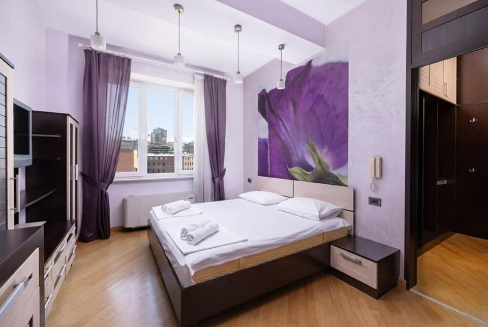 Large 2 Bedrooms with Balcony near North Ave! Abovyan street! Apartment in Yerevan