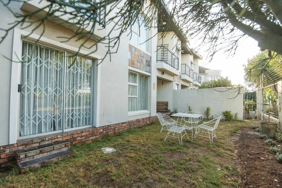 The Edge Valley Retreat Apartment in Port Elizabeth