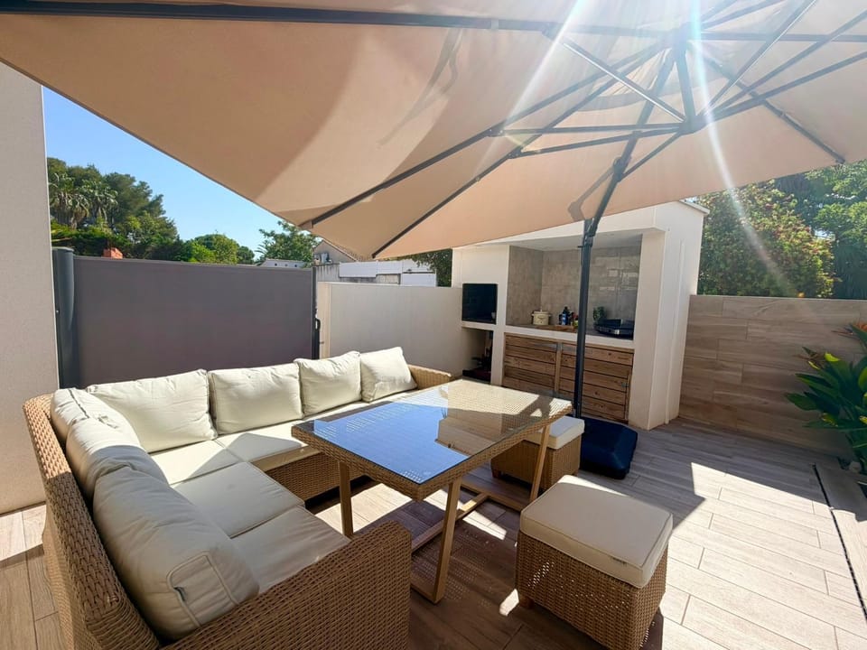 Villa climatisée avec piscine privée et 3 suites parentales Plage à 10 min à pied Villa in Agde