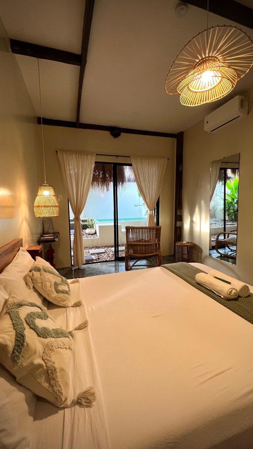 Ginhawa Stay Private Pool Studio Apartment in Siargao Island
