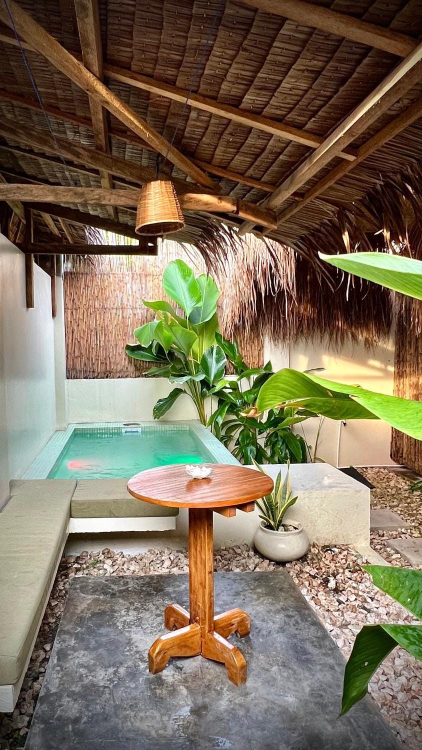 Ginhawa Stay Private Pool Studio Apartment in Siargao Island