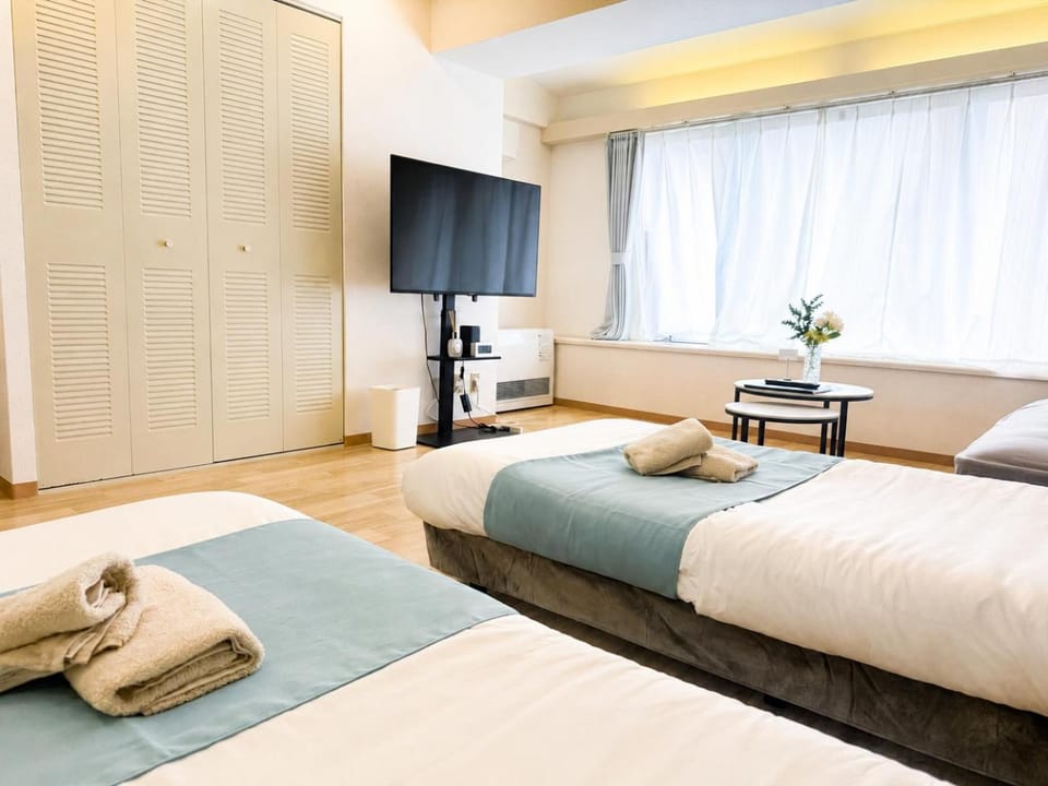 Bed, Living room, Photo of the whole room