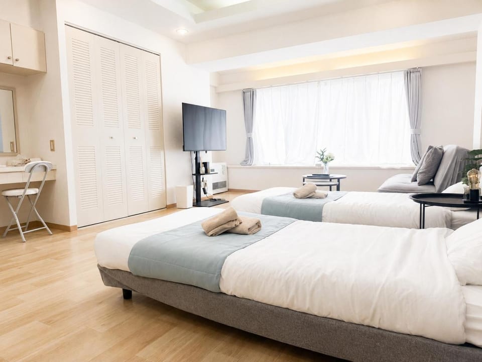 Bed, Living room