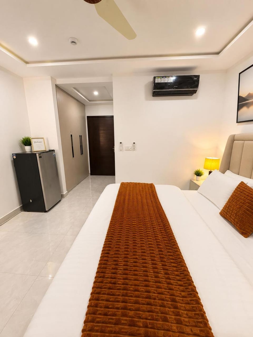 Bed, Bedroom, air conditioner
