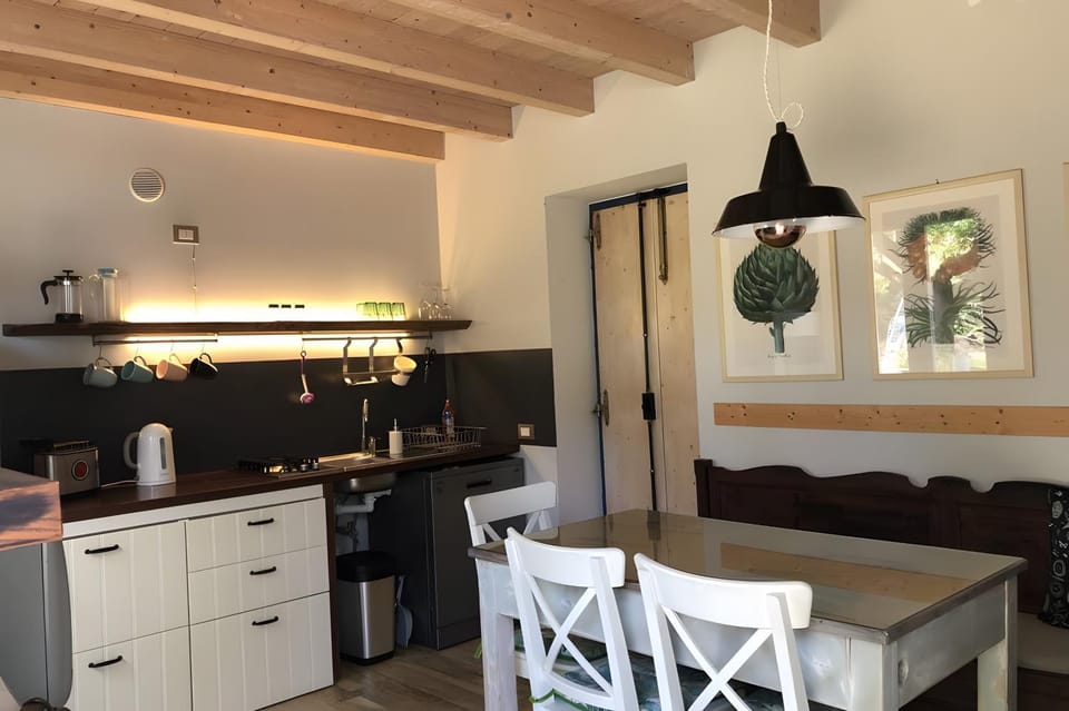 Property building, Kitchen or kitchenette, Living room