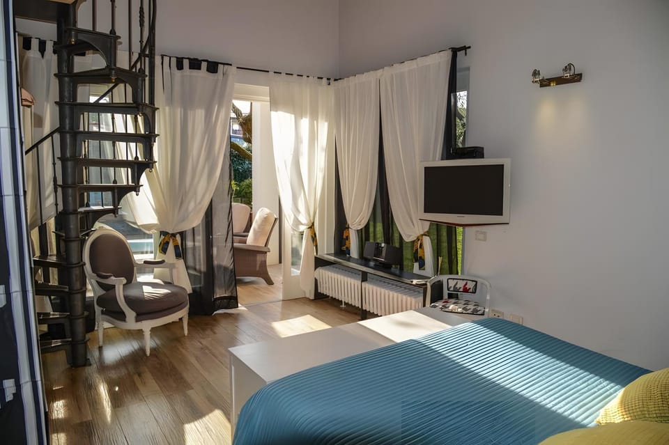 Property building, Living room