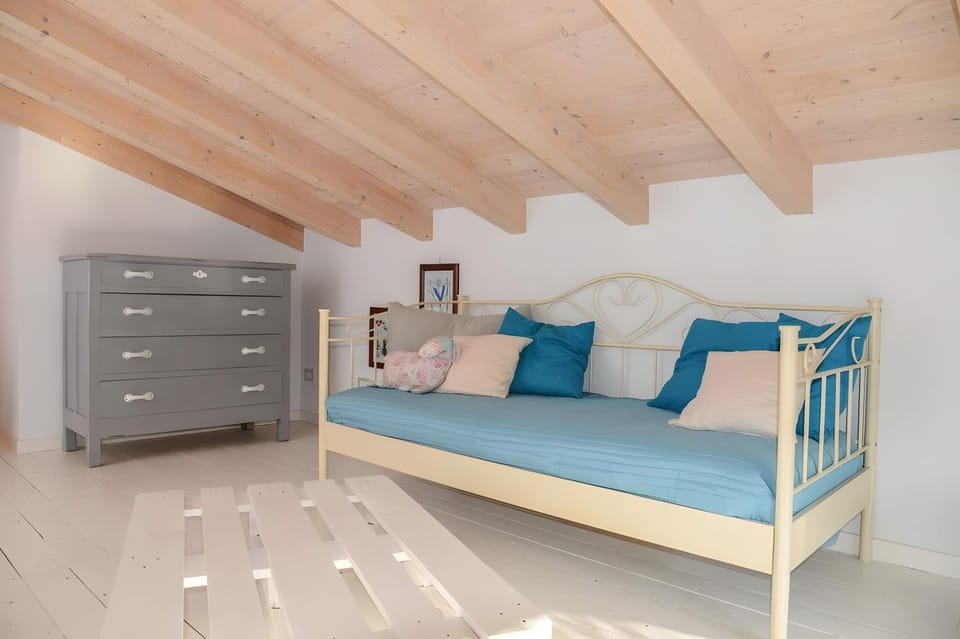 Property building, Living room, Bedroom