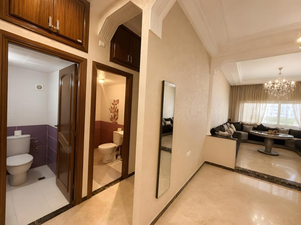 Bathroom, Living room, Decorative detail, Seating area