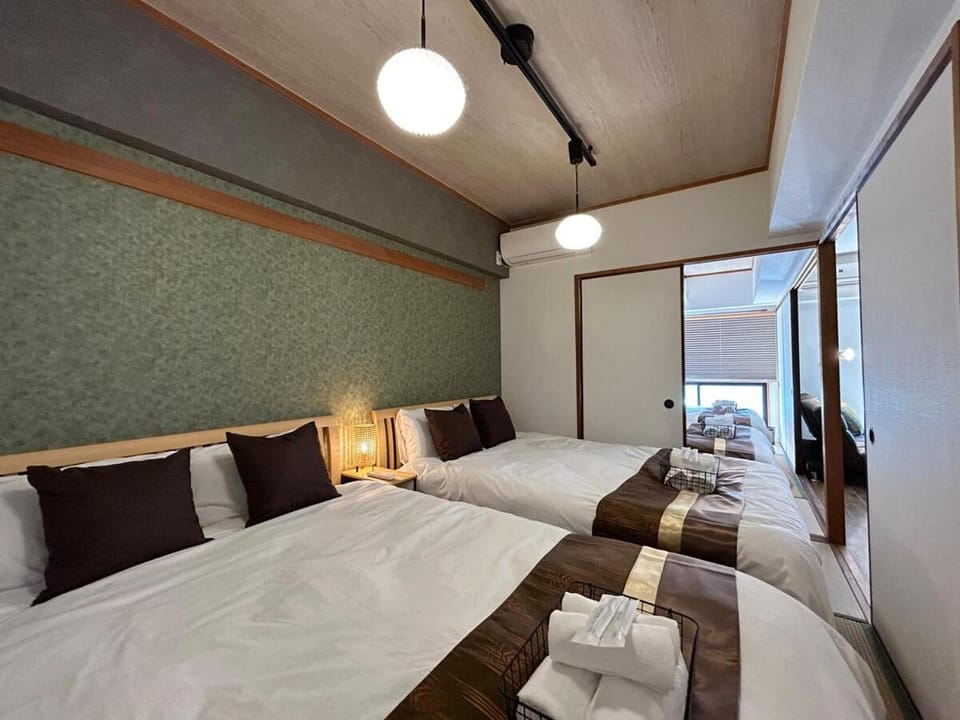 紙風船3min Walk to Station 5min to Namba Entire Private House for 8 Apartment in Osaka
