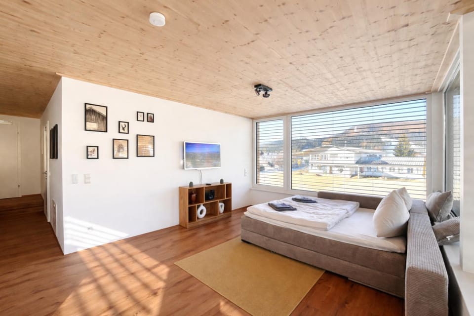 Bed, Living room