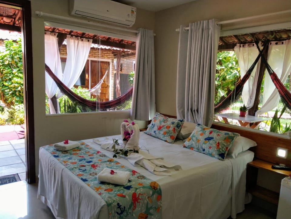 Bed, Photo of the whole room, Bedroom, air conditioner