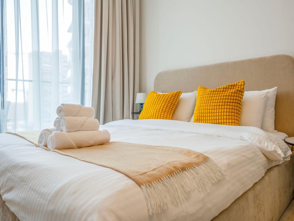 Dubai Miracle Garden Modern Luxury Studio Pool, Padel Court & Sauna Arjan Apartment in Dubai
