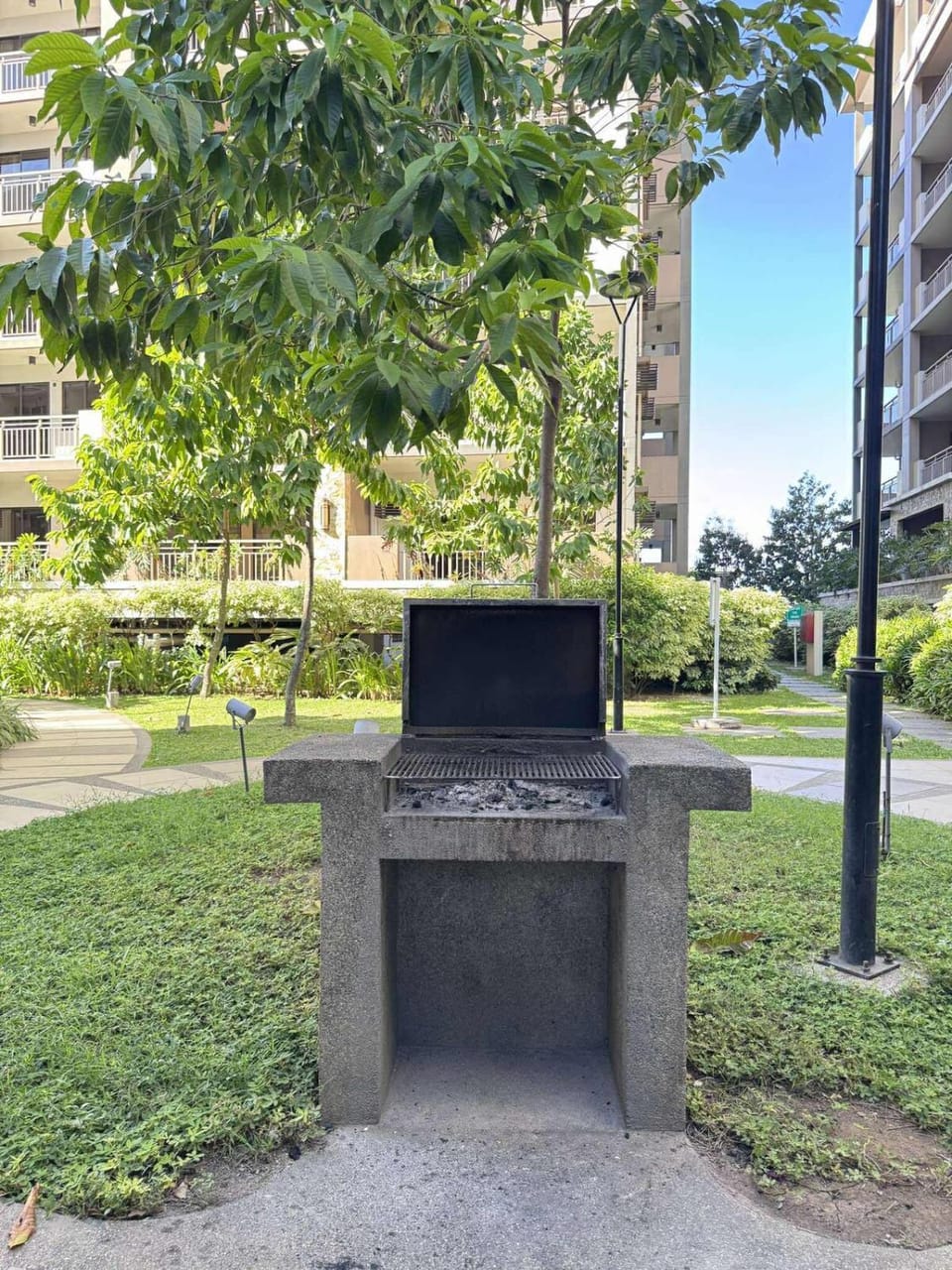Alea Residences 1 Bedroom Condo with Pool View Balcony Apartment in Bacoor