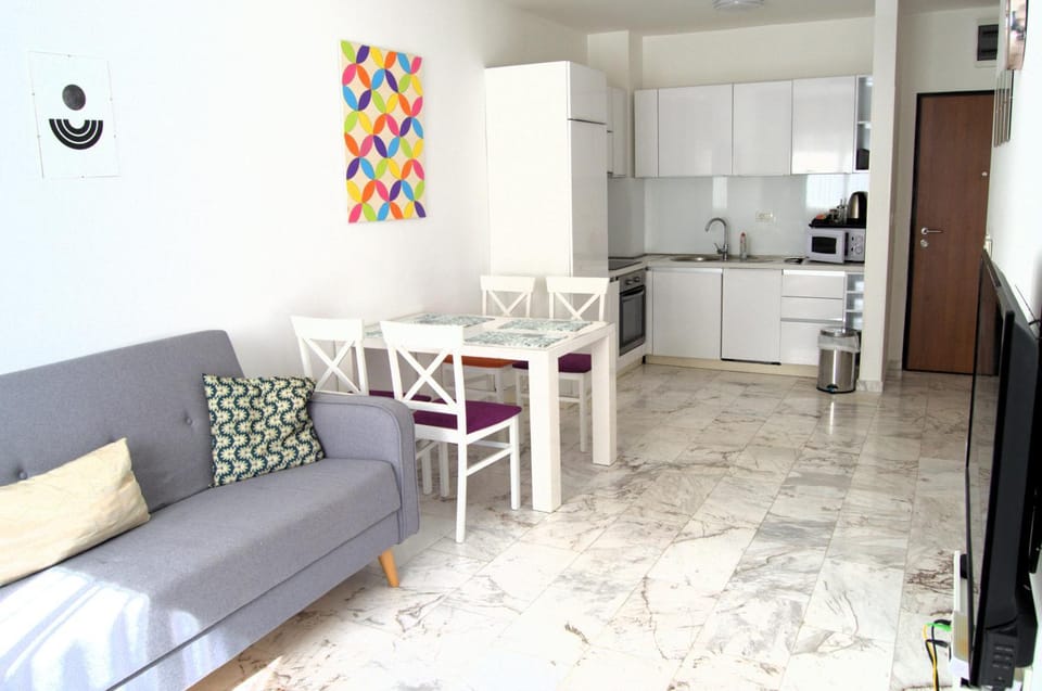 Kitchen or kitchenette, Living room, Dining area