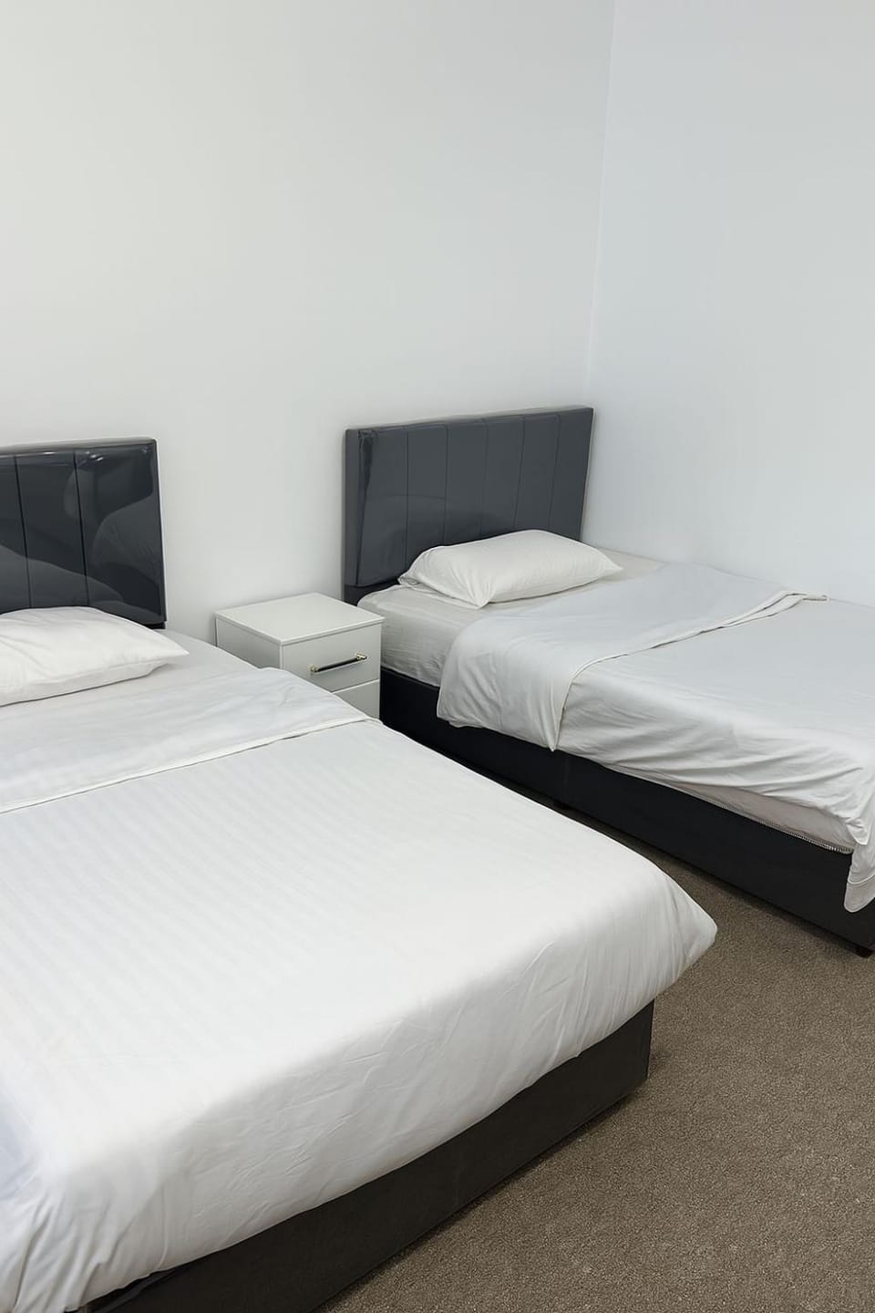 خالد للشقق المخدومه بالقرب من مستشفى الملك Apartment in Medina