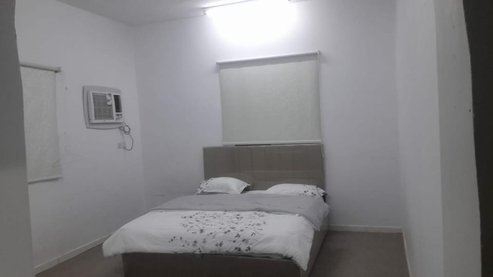 خالد للشقق المخدومه بالقرب من مستشفى الملك Apartment in Medina