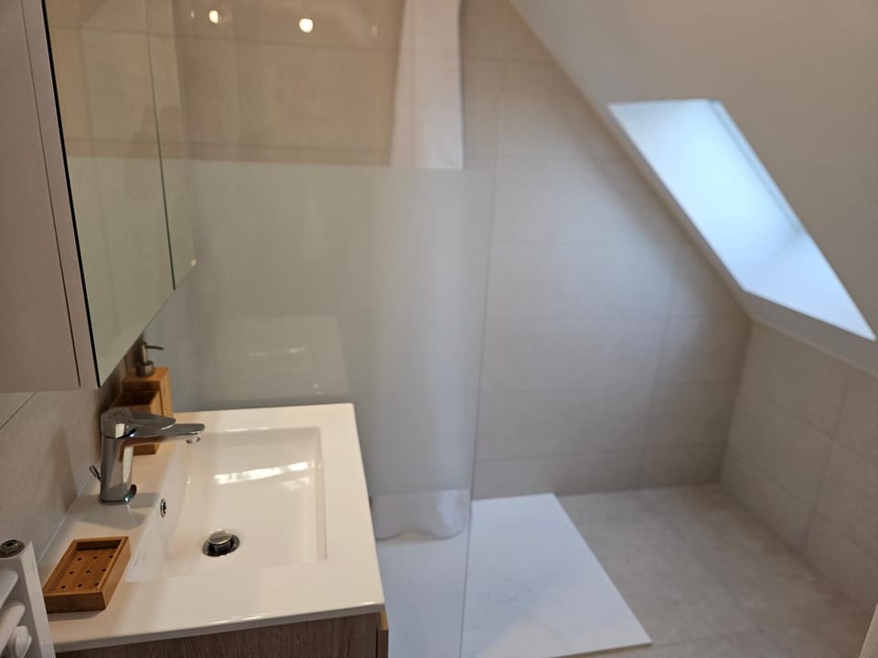 Vacances à 50m de la mer, dans un petit village ! House in Séné