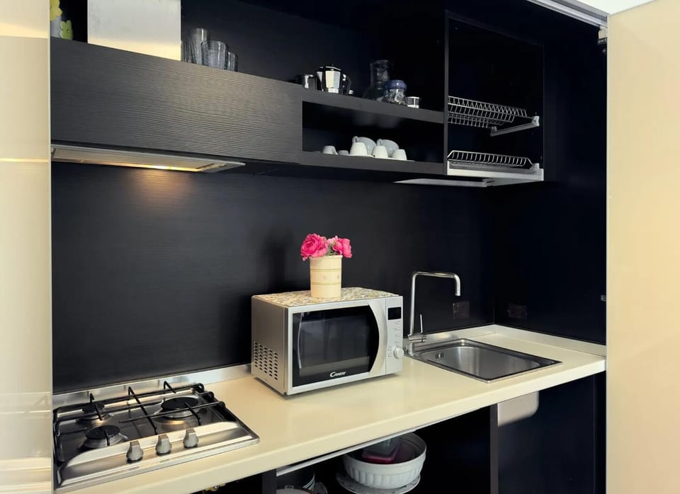microwave, oven, kitchen