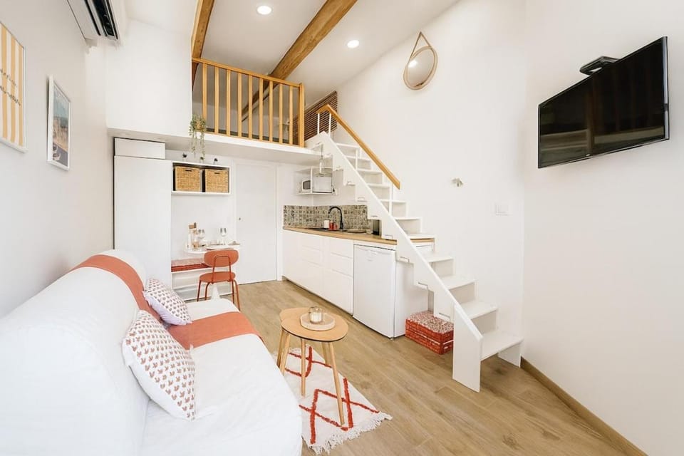 Communal lounge/ TV room, Kitchen or kitchenette, Living room, Seating area