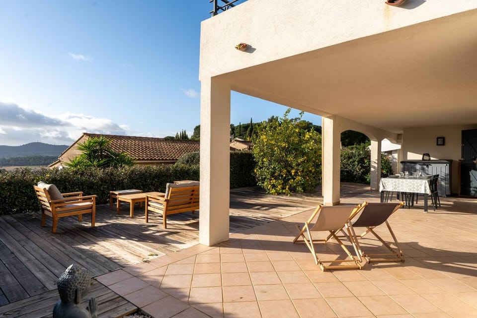 Property building, Patio, Day, Natural landscape, View (from property/room), Balcony/Terrace, Balcony/Terrace, Living room, Seating area, Dining area, sunbed