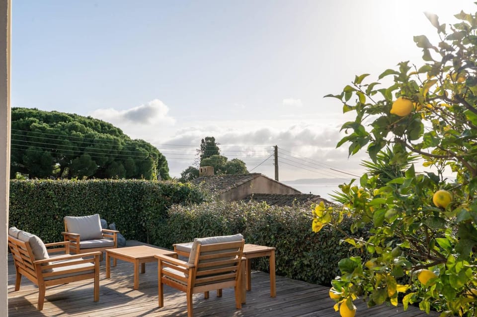 Patio, Spring, Day, Natural landscape, Garden, Balcony/Terrace, Living room, Seating area, Garden view, Sea view, sunbed