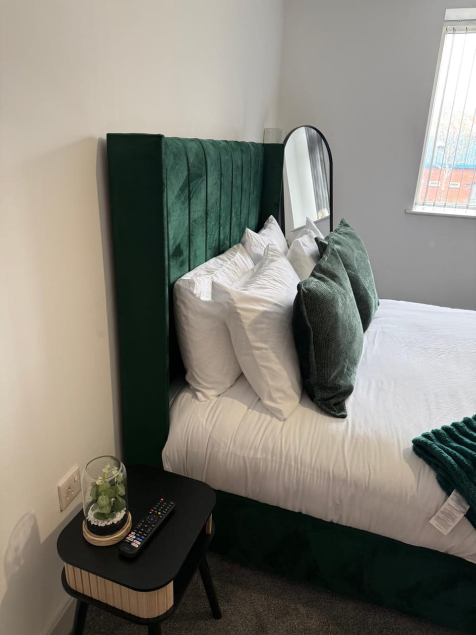 The Emerald Suite 1BR Apartment Near Etihad & Coop Live Apartment in Manchester