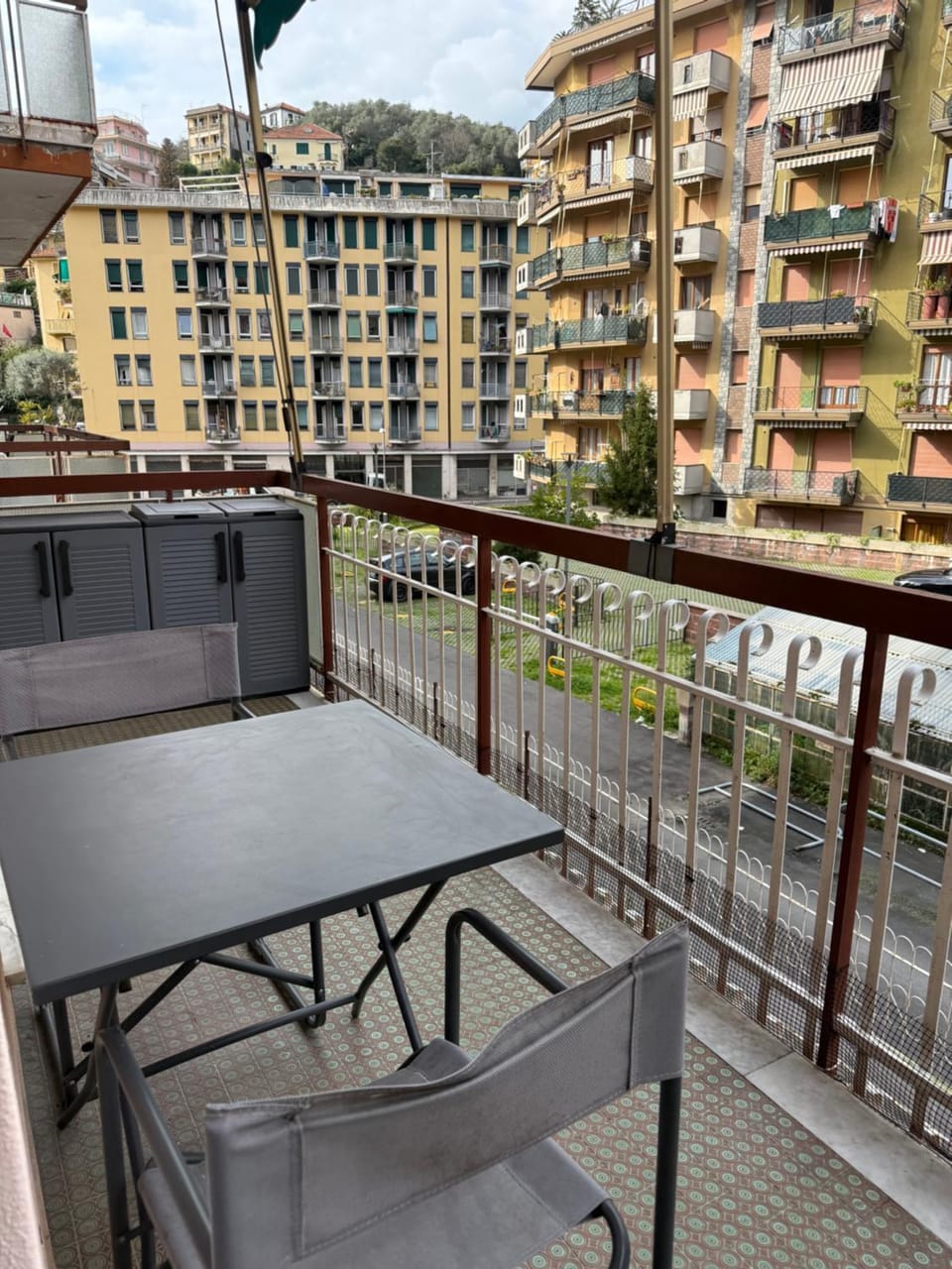 Property building, Patio, Day, View (from property/room), Balcony/Terrace, Dining area, City view, Parking