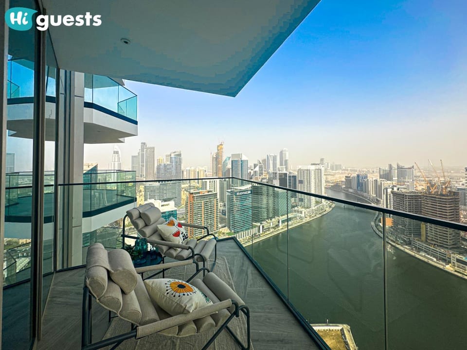 HiGuests - Peninsula Luxury 1 BR with Stunning Water Views Apartment in Dubai