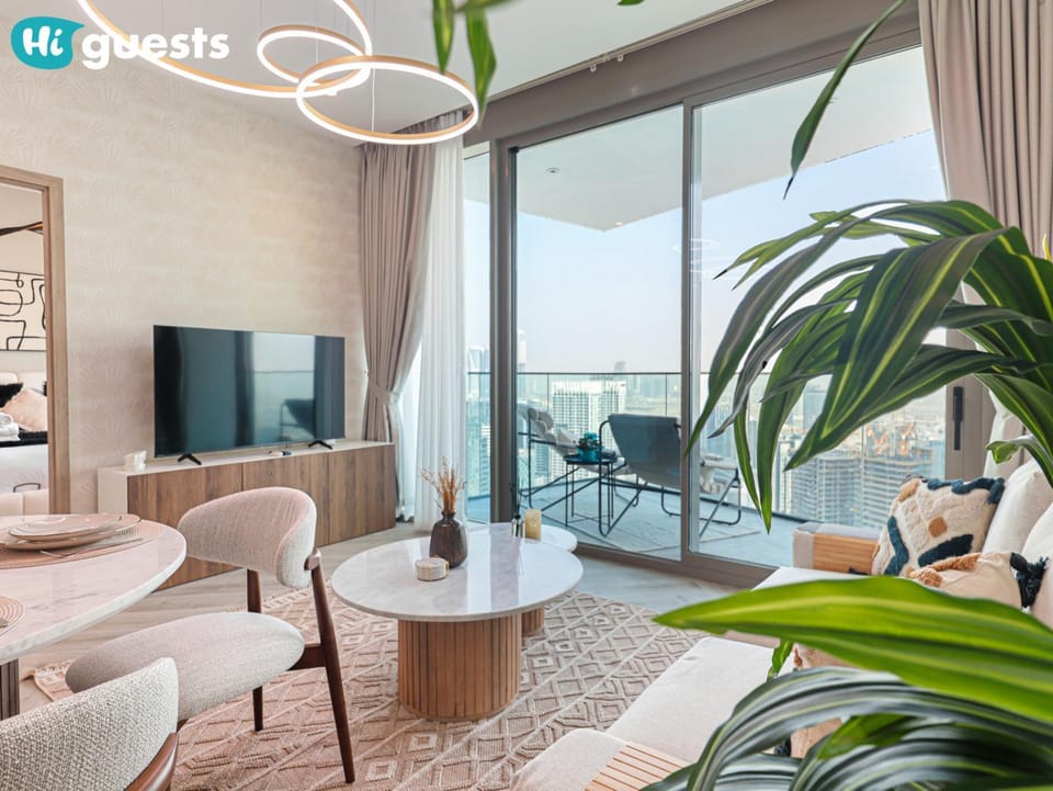HiGuests - Peninsula Luxury 1 BR with Stunning Water Views Apartment in Dubai