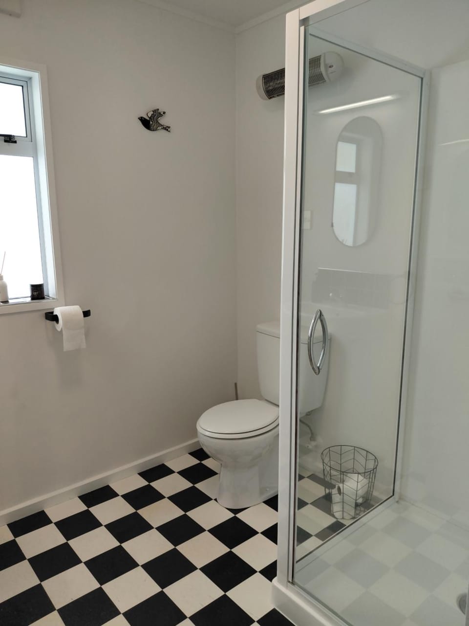 Shower, Toilet