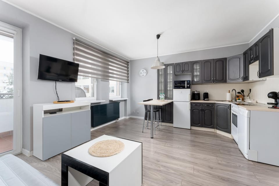 Kitchen or kitchenette, Living room, microwave, oven