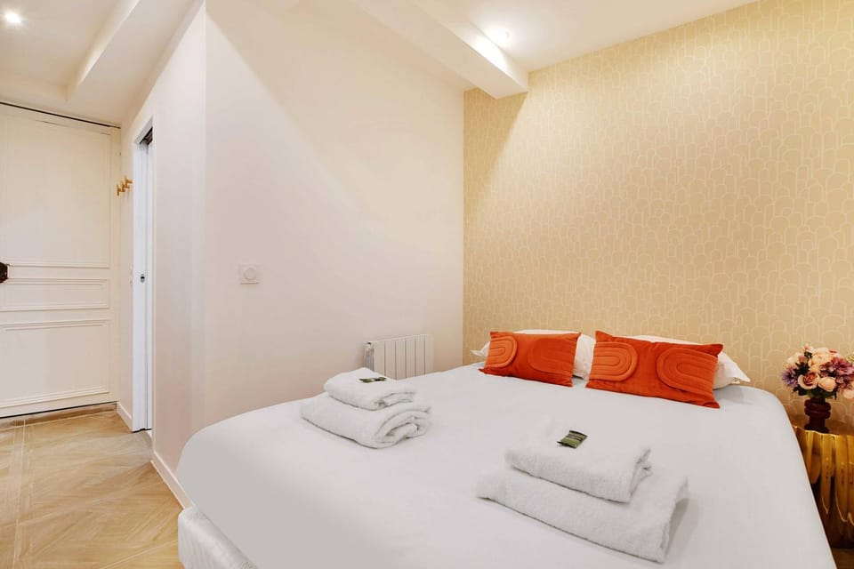 Appartement Cosy Faubourg Saint-Denis 4P Apartment in Paris