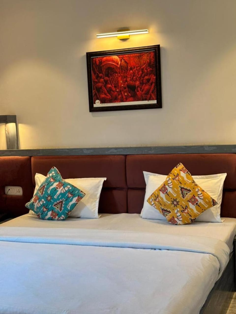 Bed, Photo of the whole room, Decorative detail, Bedroom