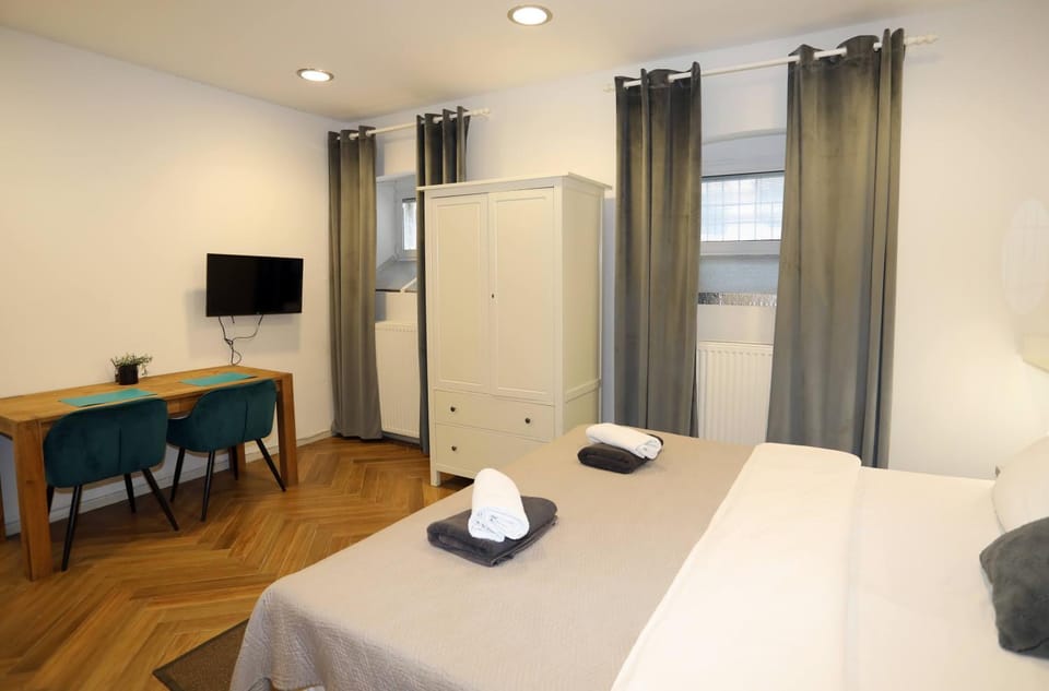 Bed, TV and multimedia