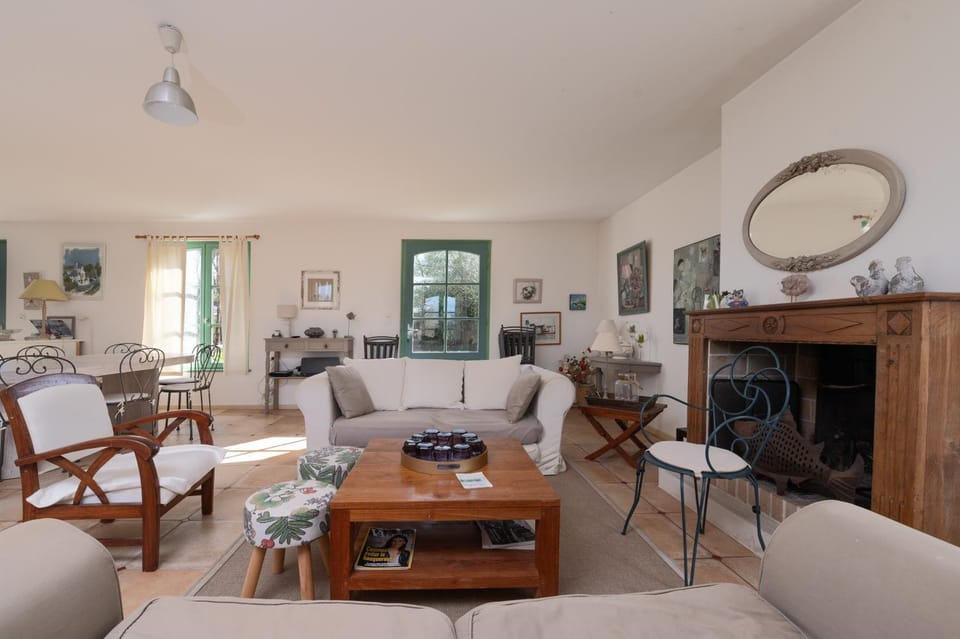 Property building, Living room