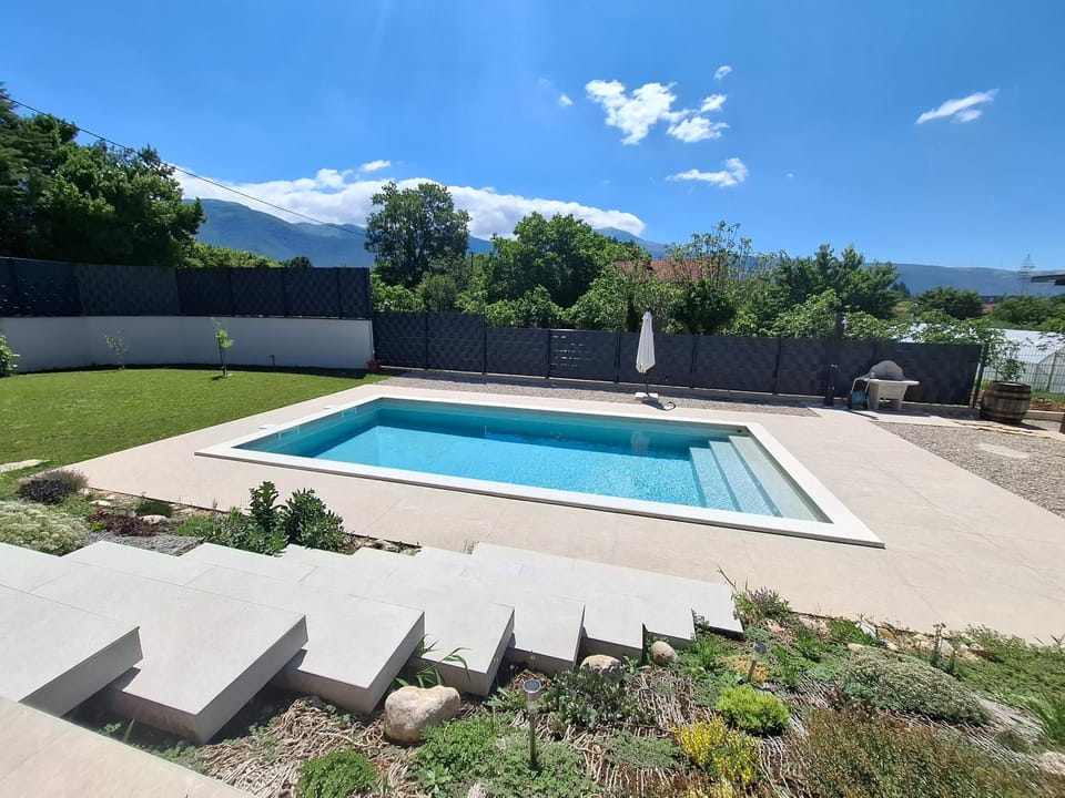 Natural landscape, Garden, Garden view, Mountain view, Pool view, Swimming pool