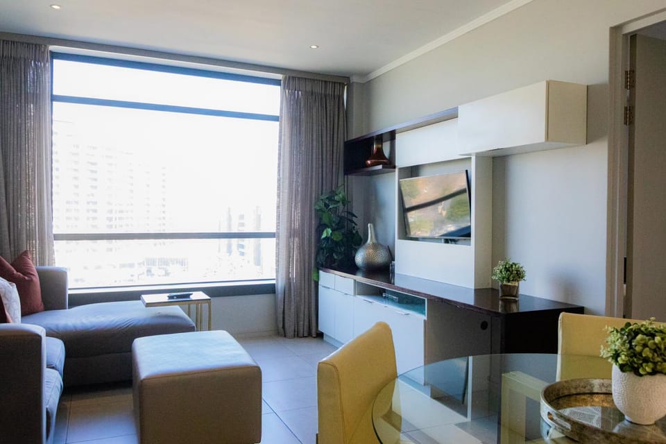 Sandton Cozy Unit B - 2 Bed 2 Bath Apartment in Sandton