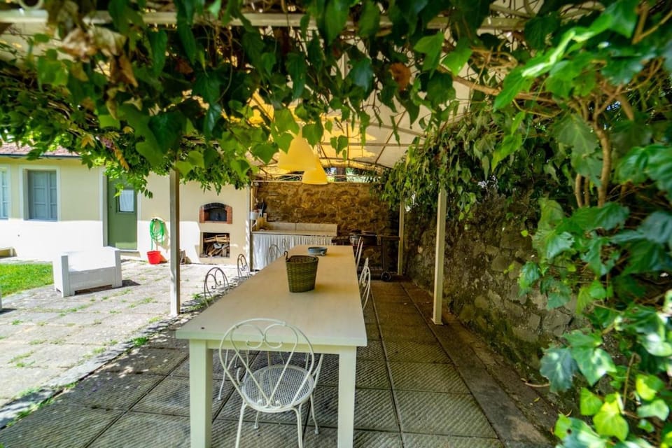 Villa Fiorentina - Private Oasis in Barga Town Villa in Barga