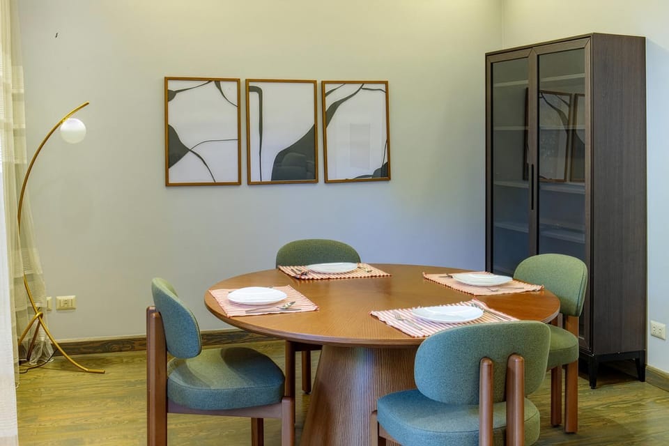 Seating area, Dining area