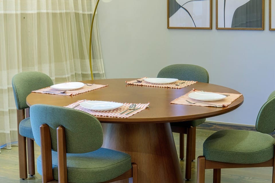 Seating area, Dining area