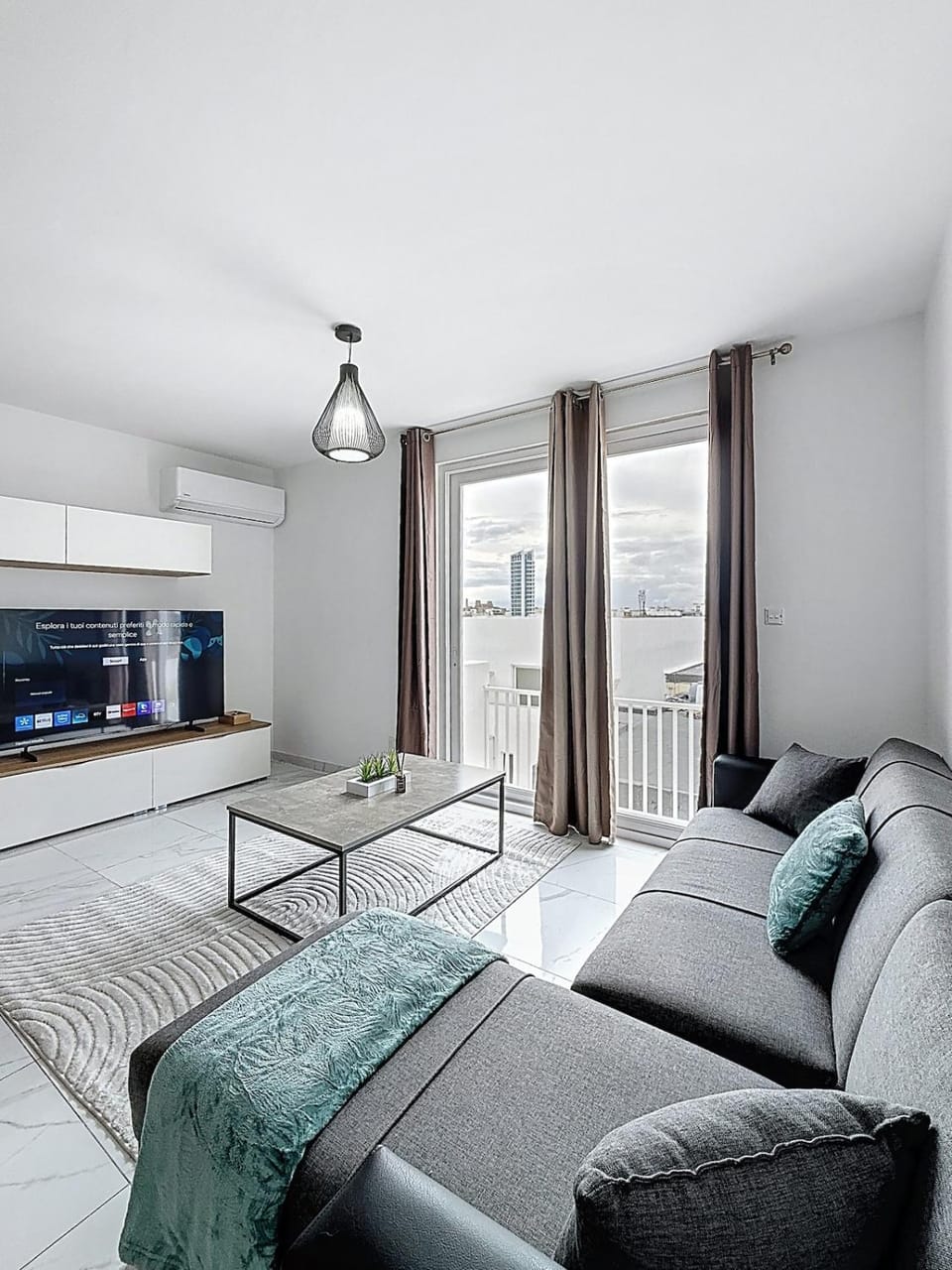 TV and multimedia, Living room, Photo of the whole room, Seating area