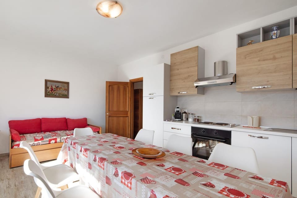 Property building, Kitchen or kitchenette, Living room