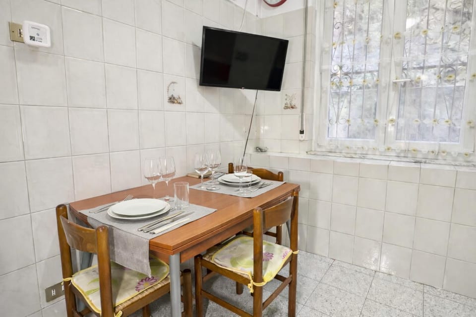 TV and multimedia, Dining area