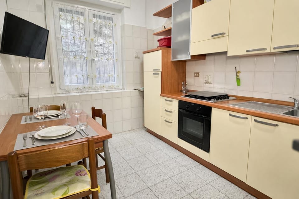TV and multimedia, Kitchen or kitchenette, Dining area, dishwasher, minibar, oven, pet friendly, stove