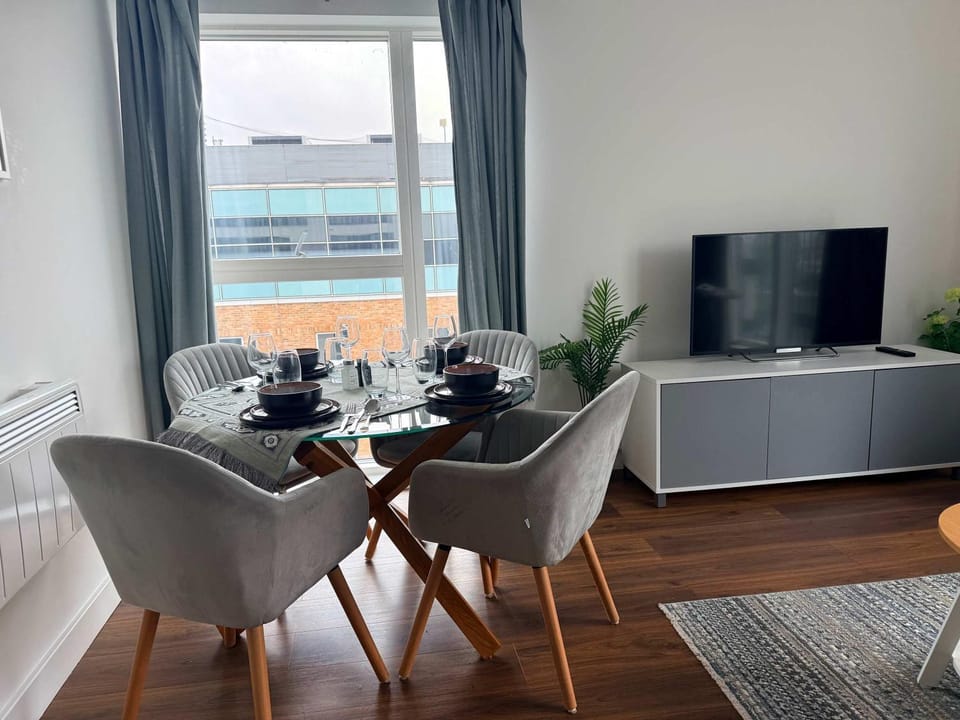 TV and multimedia, Living room, Dining area