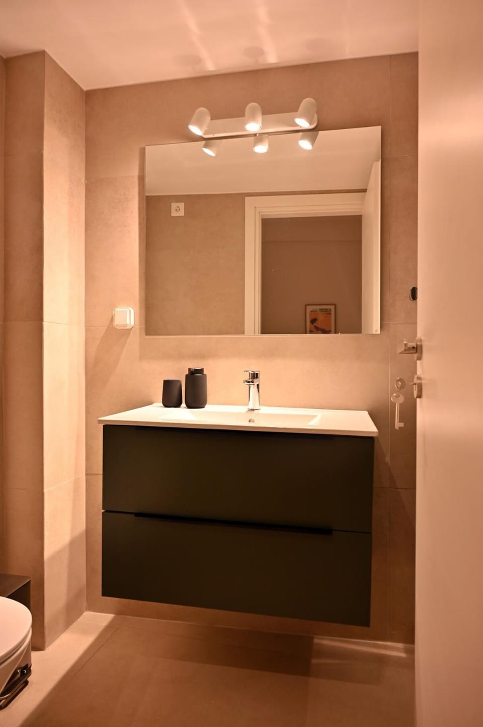 Brand New! Fresh Kolonaki Studio Apartment in Athens