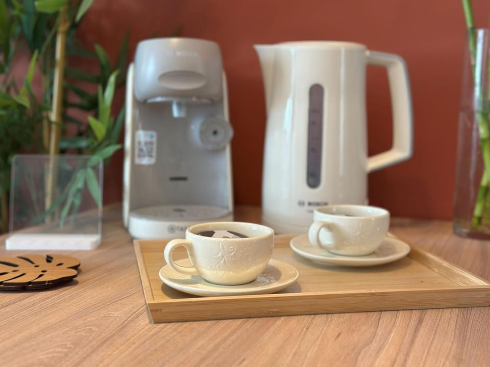 Coffee/tea facilities, Dining area, kitchen